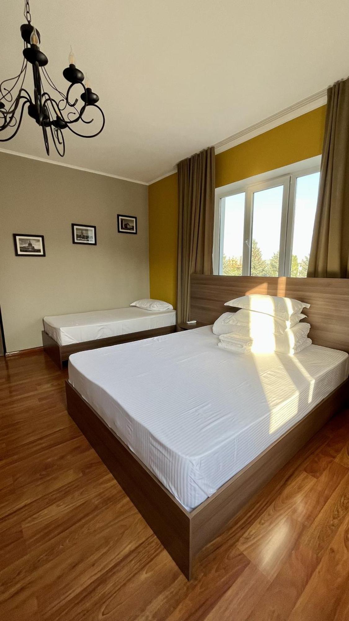 People Guest House Μπισκέκ Εξωτερικό φωτογραφία