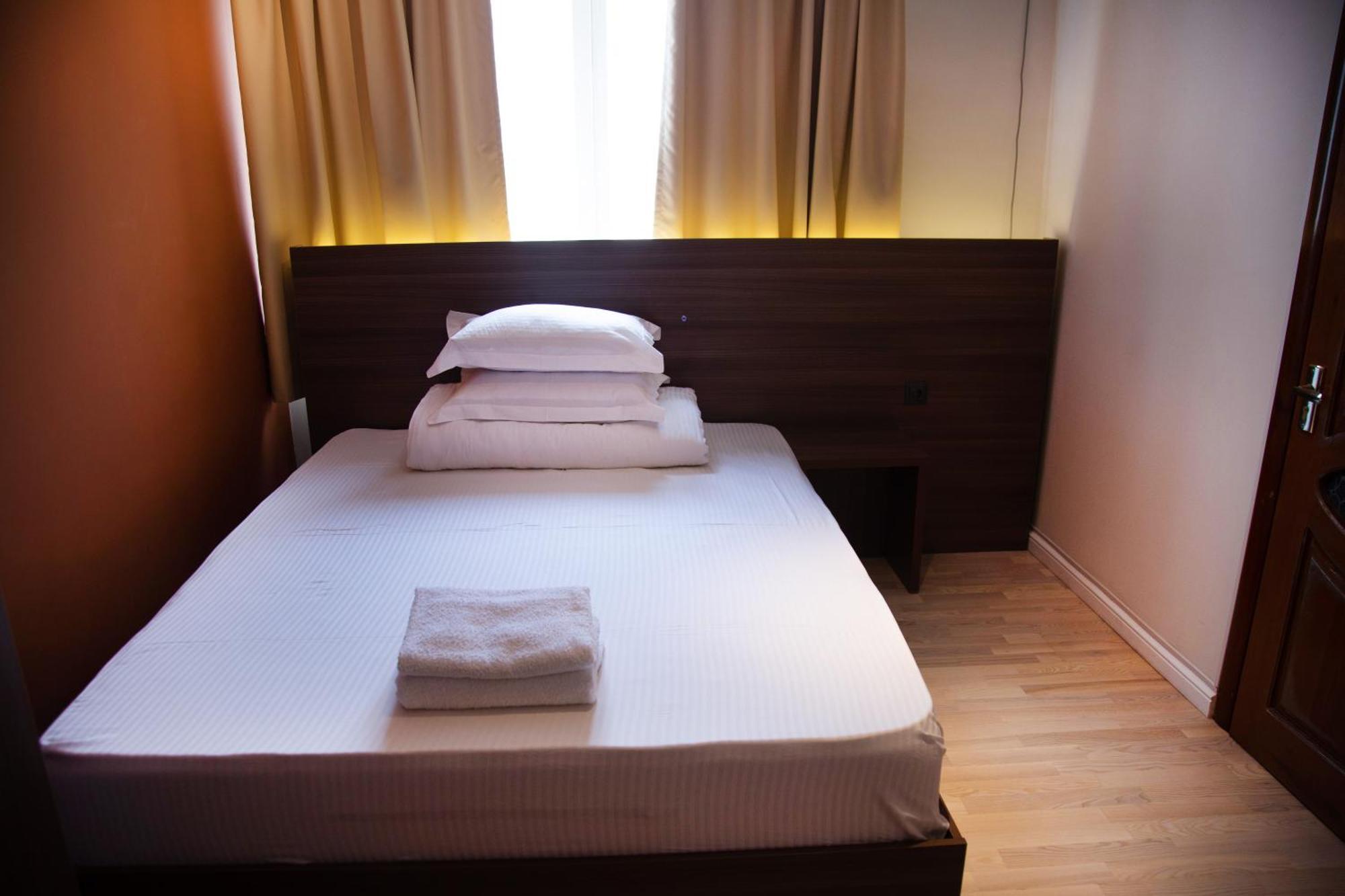 People Guest House Μπισκέκ Εξωτερικό φωτογραφία